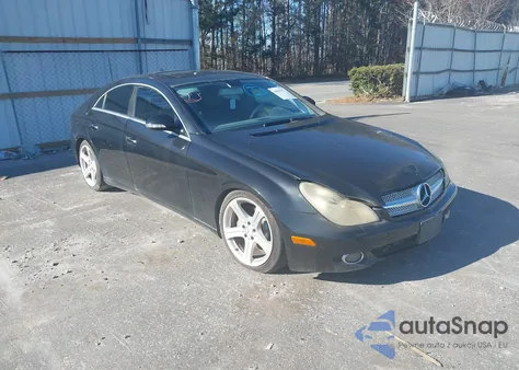 2008 Mercedes-Benz Cls 550 z USA, uszkodzony, nr VIN WDDDJ72XX8A132597